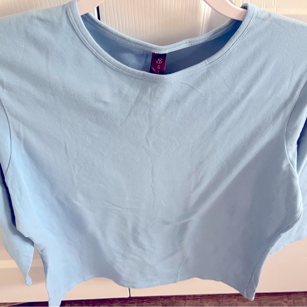 ESTEEZ Large (8-10) 3/4 sleeve slightly relaxed, powder blue tee